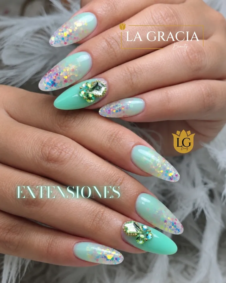 Extensiones menta con glitter